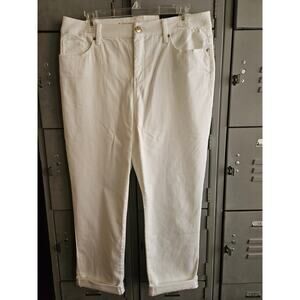 Chicos ladies slimming girlfriend crop pants Chico's size 2